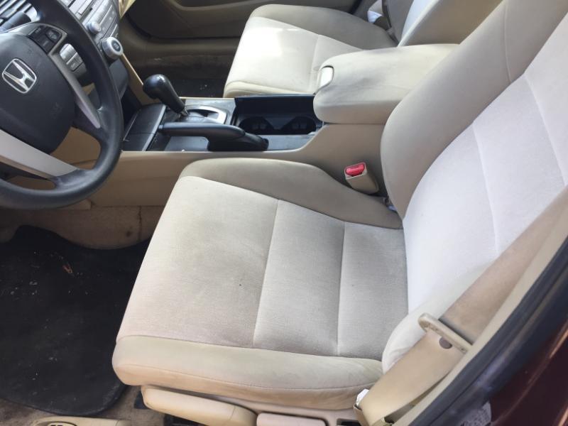 Honda Accord LX sedan AT 2010