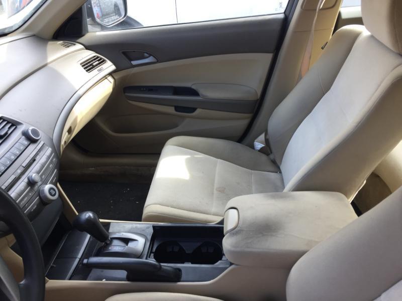 Honda Accord LX sedan AT 2010