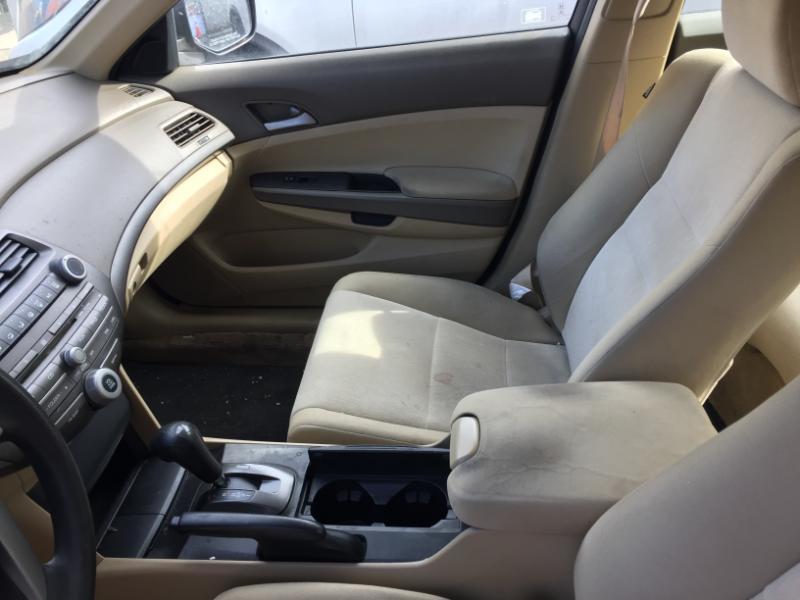 Honda Accord LX sedan AT 2010