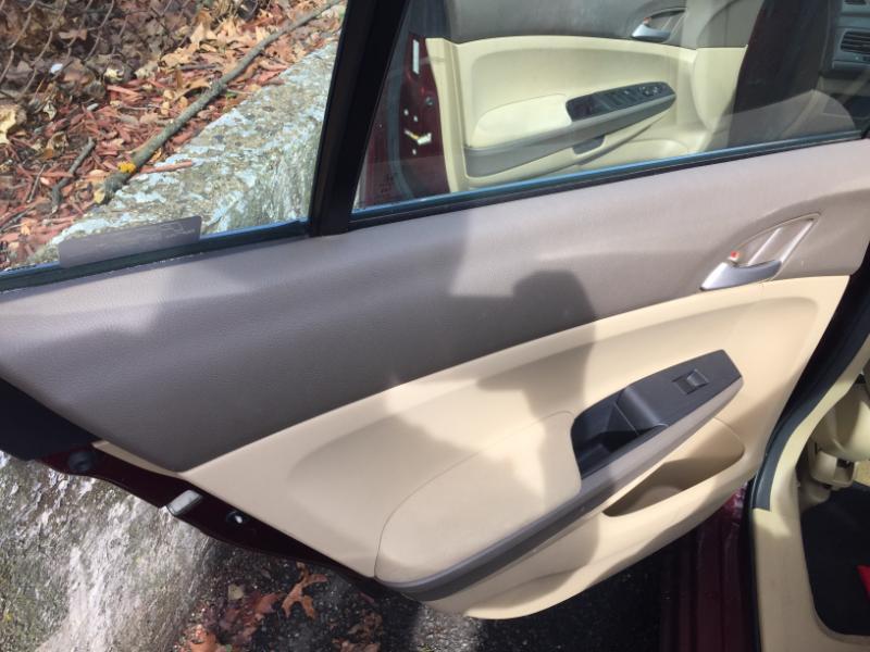 Honda Accord LX sedan AT 2010