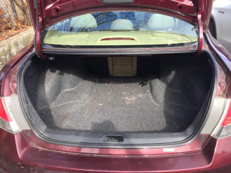 Honda Accord LX sedan AT 2010