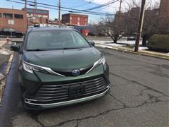 2023 Toyota Sienna 