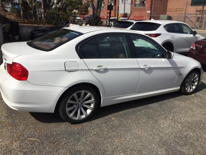 BMW 3-Series 328i xDrive SA 2011