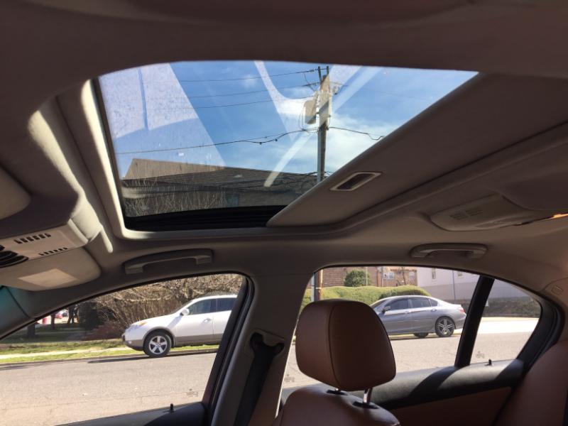 BMW 3-Series 328i xDrive SA 2011