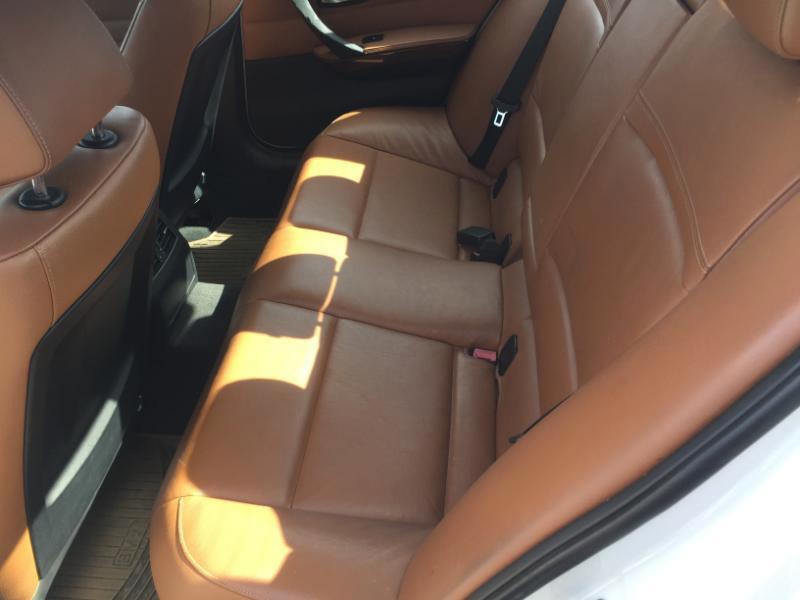 BMW 3-Series 328i xDrive SA 2011