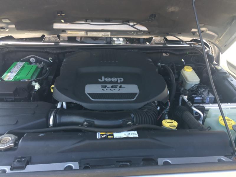 Jeep Wrangler Sahara 4WD 2013