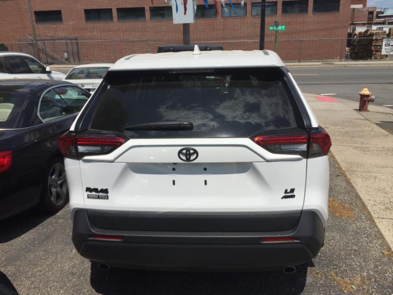 Toyota RAV4 LE AWD 2023