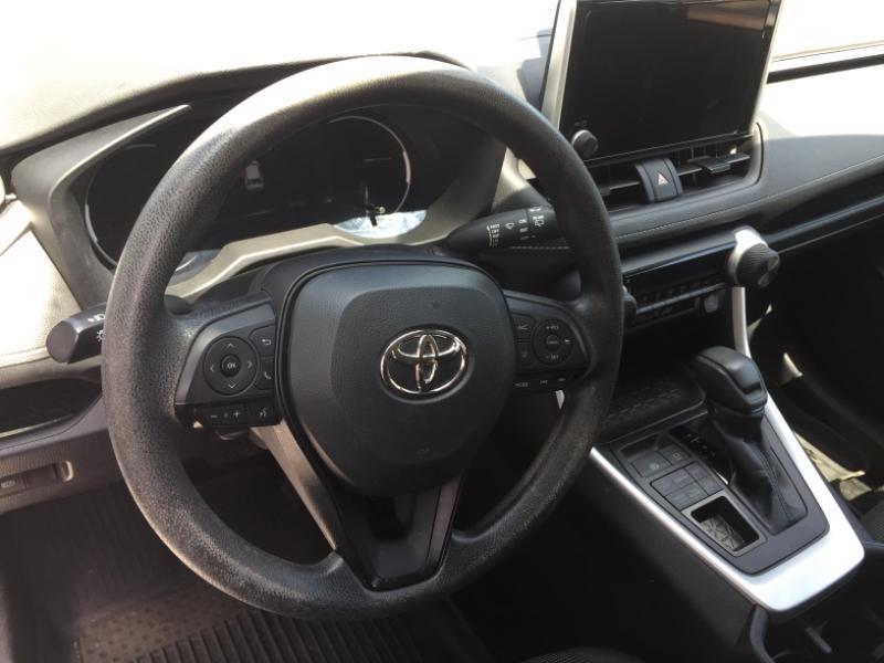 Toyota RAV4 LE AWD 2023