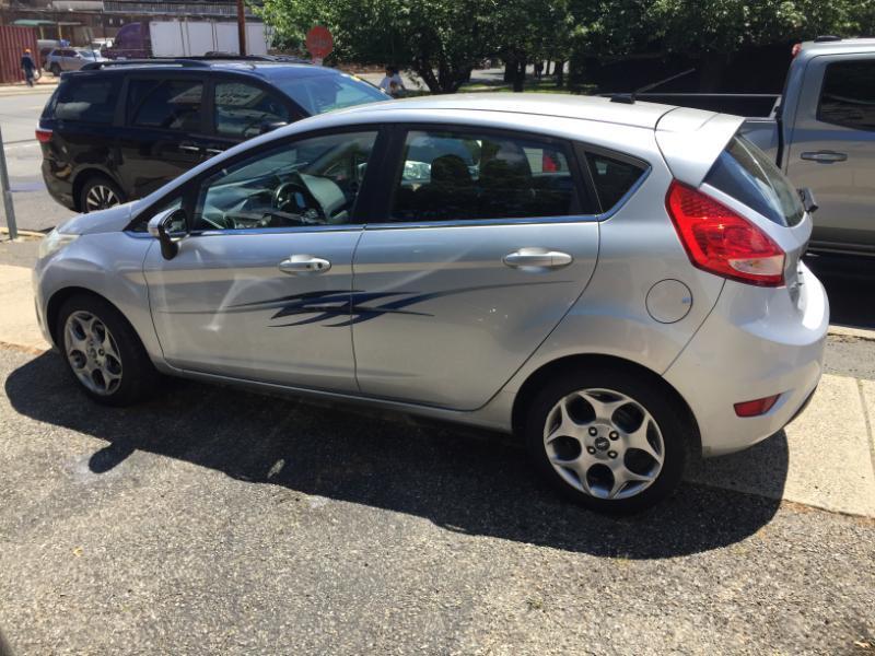Ford Fiesta SES Hatchback 2011