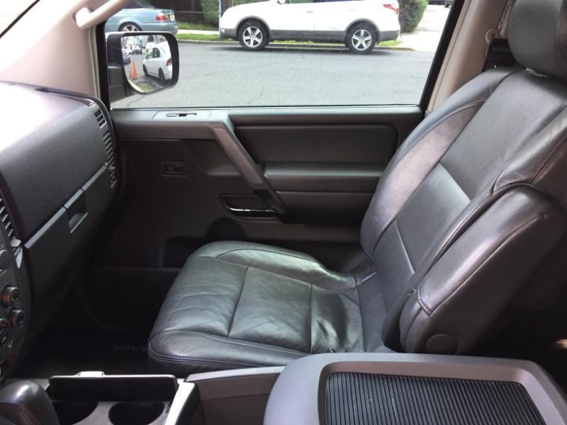 Nissan Armada LE 4WD 2007