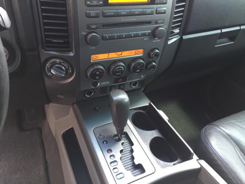 Nissan Armada LE 4WD 2007