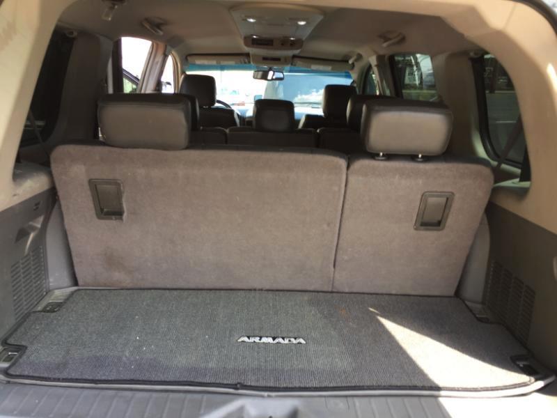 Nissan Armada LE 4WD 2007