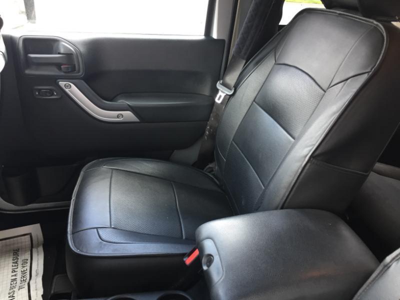 Jeep Wrangler Sahara 4WD 2013