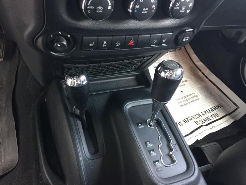 Jeep Wrangler Sahara 4WD 2013
