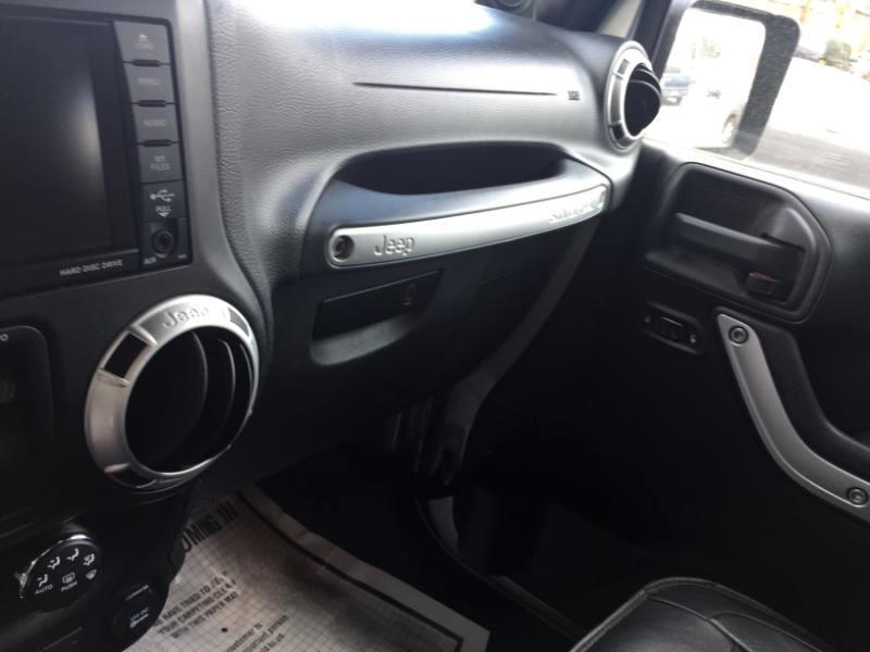 Jeep Wrangler Sahara 4WD 2013