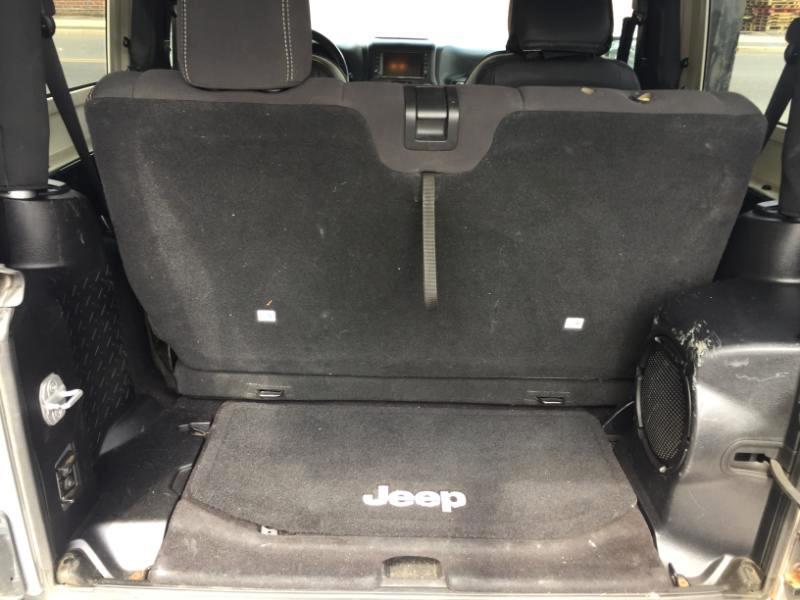 Jeep Wrangler Sahara 4WD 2013