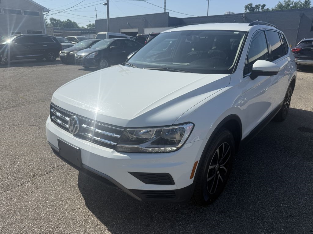 2021 Volkswagen Tiguan SE's photo