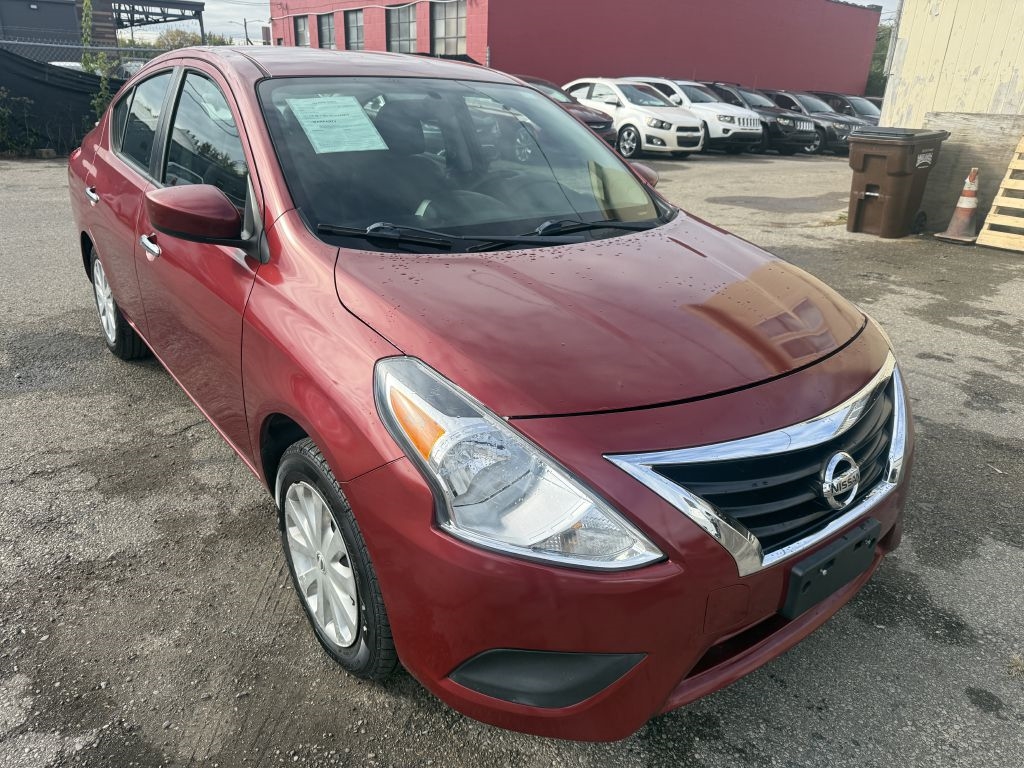 2017 Nissan Versa Sedan SV's photo