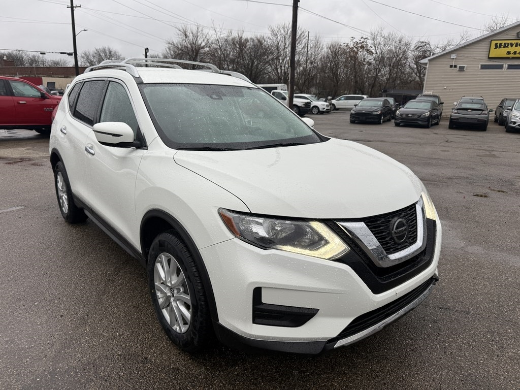 2020 Nissan Rogue S's photo