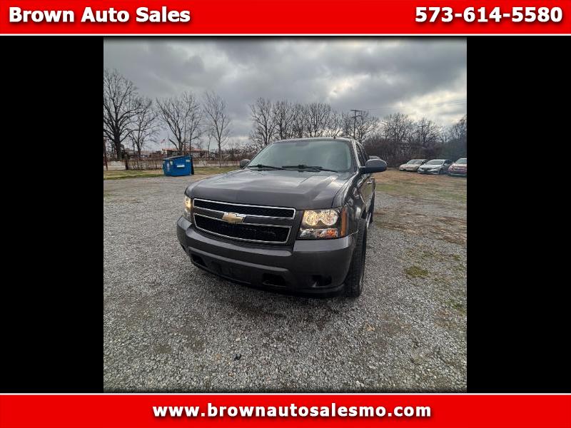 Chevrolet Suburban LS 1500 2WD 2011