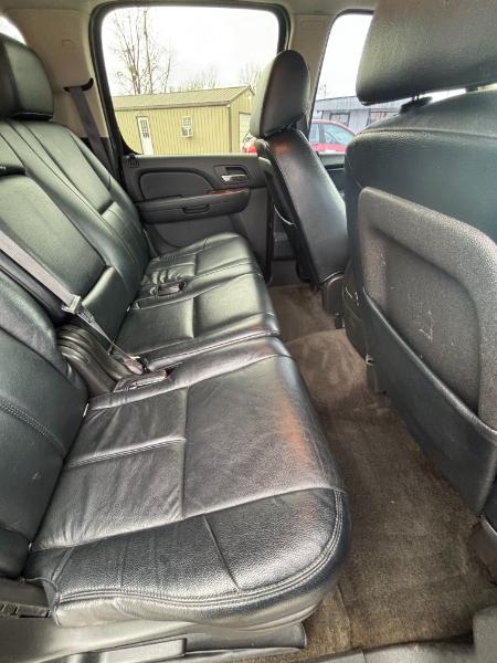 Chevrolet Suburban LS 1500 2WD 2011