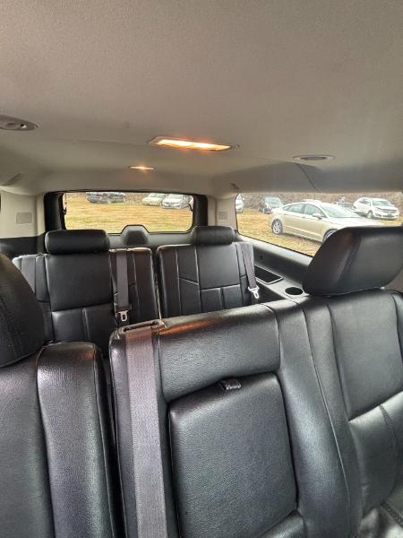 Chevrolet Suburban LS 1500 2WD 2011