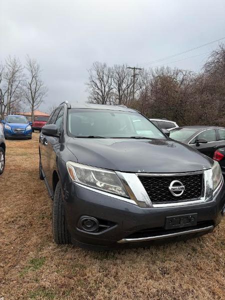 Nissan Pathfinder SV 2013
