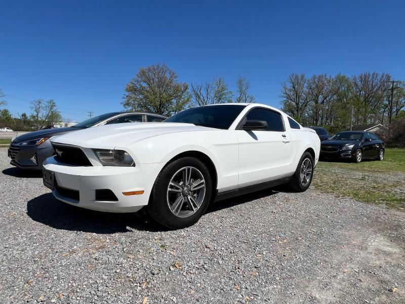 Ford Mustang 2dr Coupe 2012
