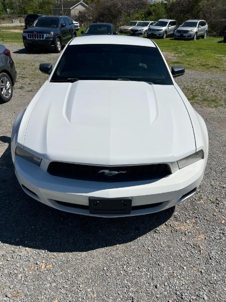 Ford Mustang 2dr Coupe 2012