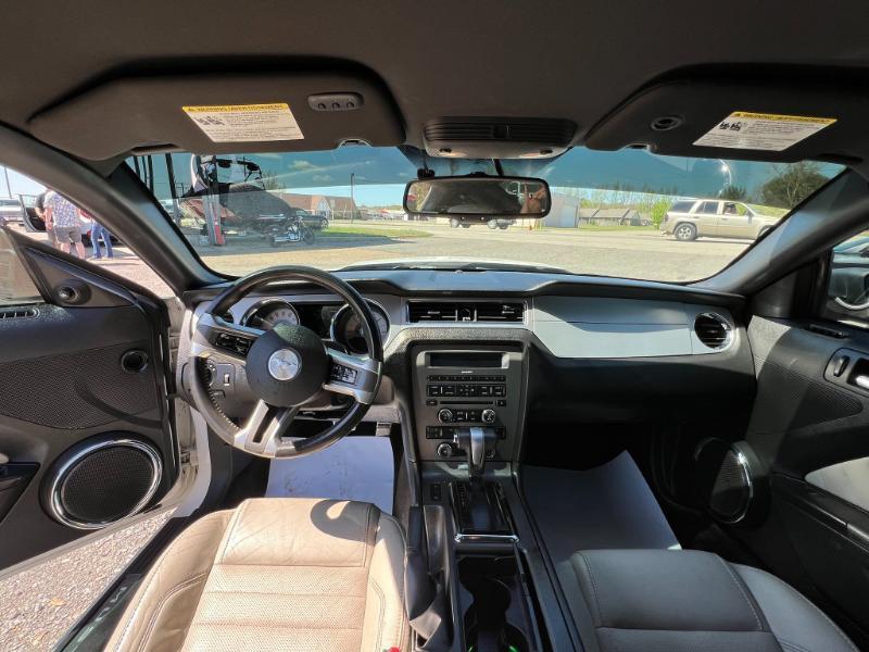 Ford Mustang 2dr Coupe 2012