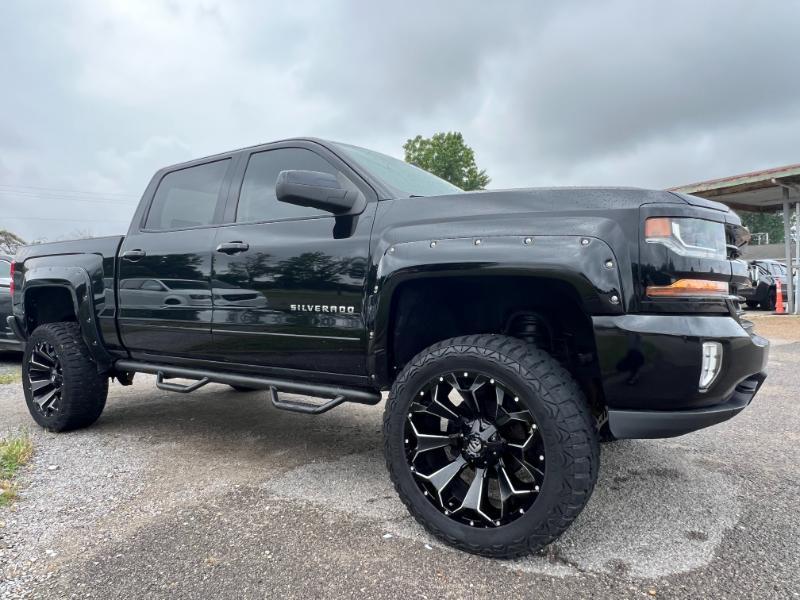Chevrolet Silverado 1500 Crew Cab Crew Cab 143.5" WB 4WD Z71 2018
