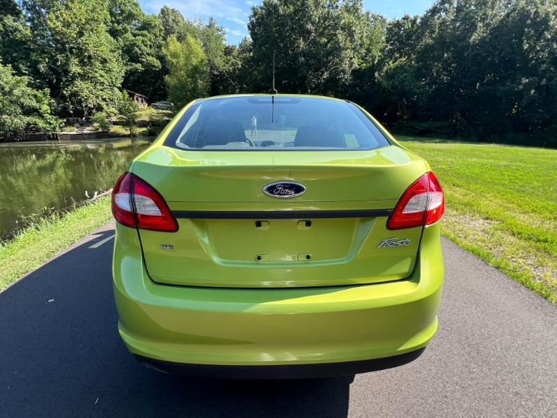 Ford Fiesta 4dr Sdn SE 2013