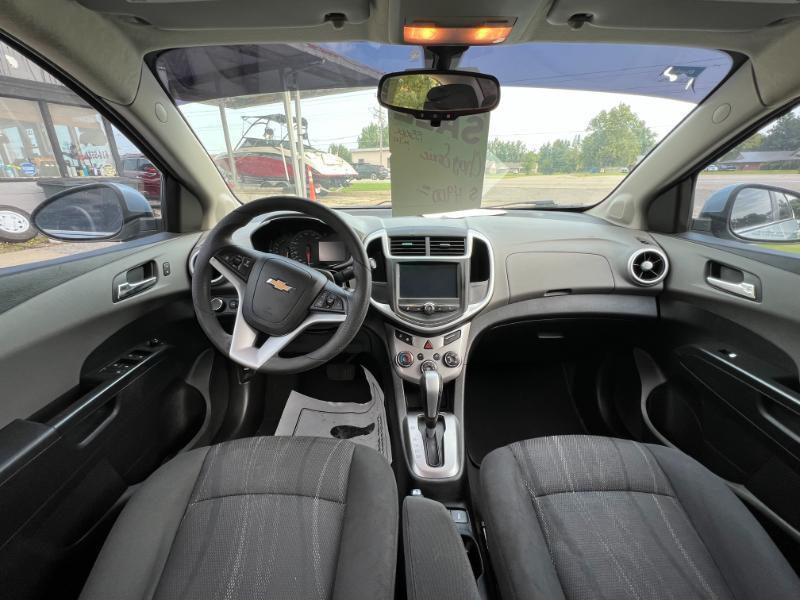 Chevrolet Sonic 4dr Sdn LT Auto 2017