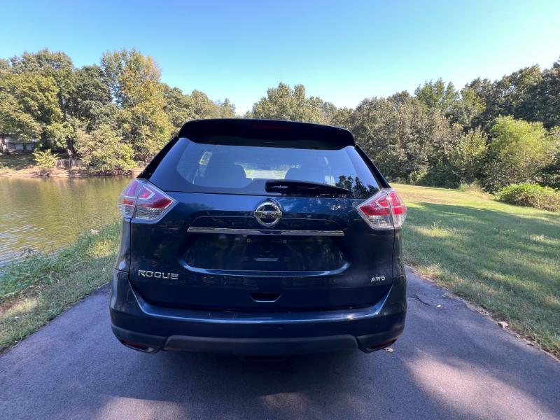 Nissan ROGUE S/SV  2015