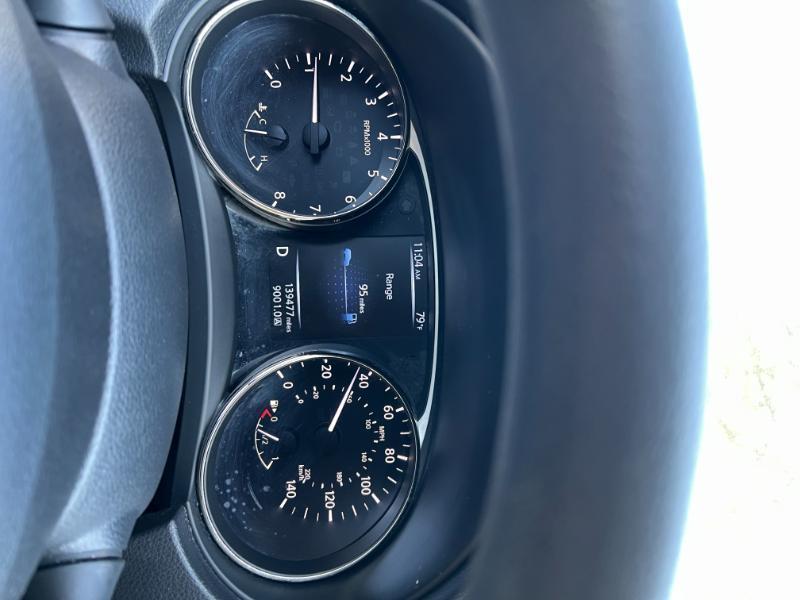 Nissan ROGUE S/SV  2015