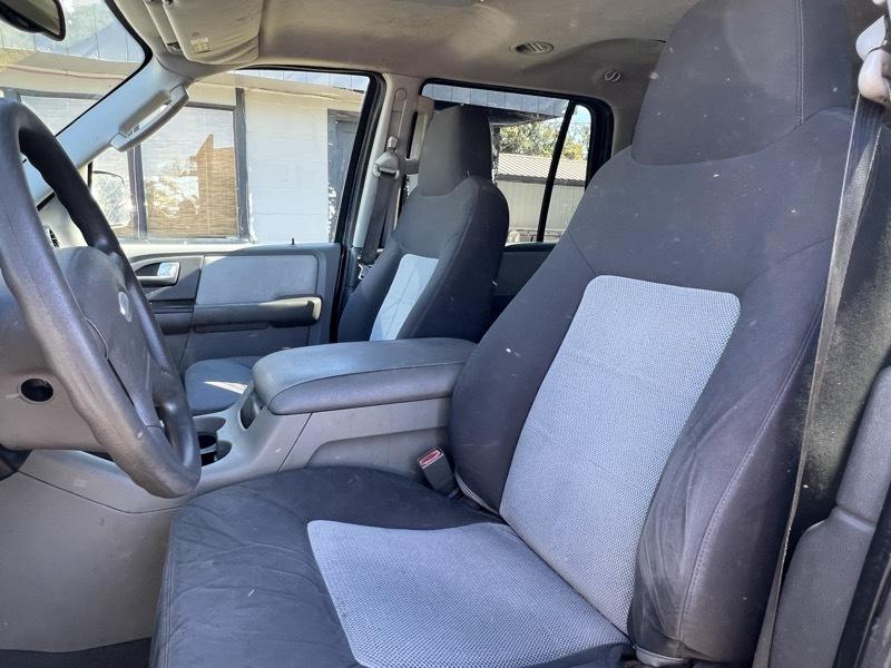 Ford Expedition XLT 4.6L 4WD 2004