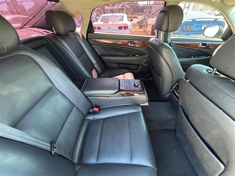 Hyundai Equus Signature 2014