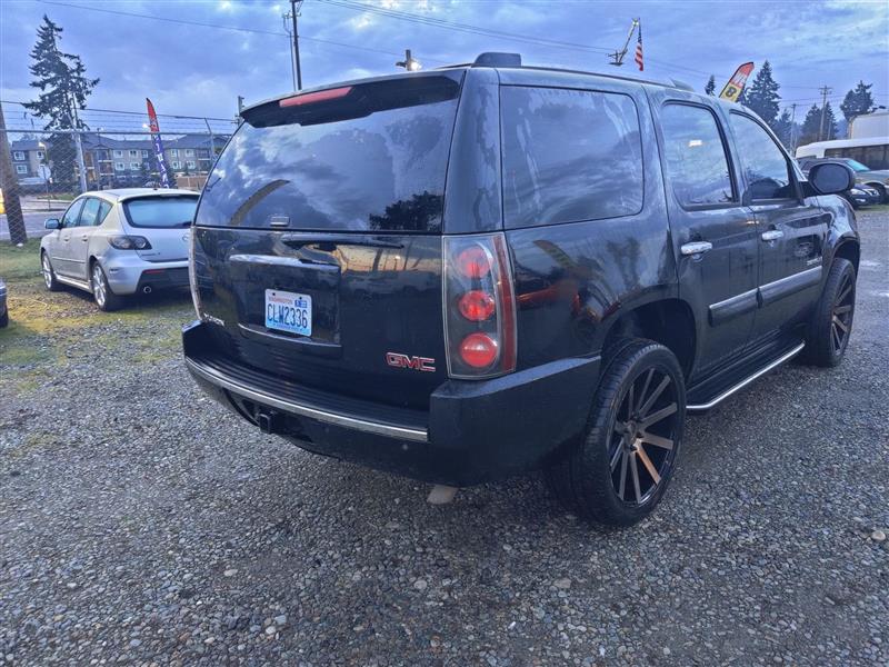 GMC Yukon Denali AWD 2007
