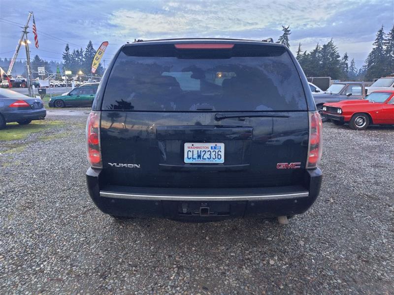 GMC Yukon Denali AWD 2007