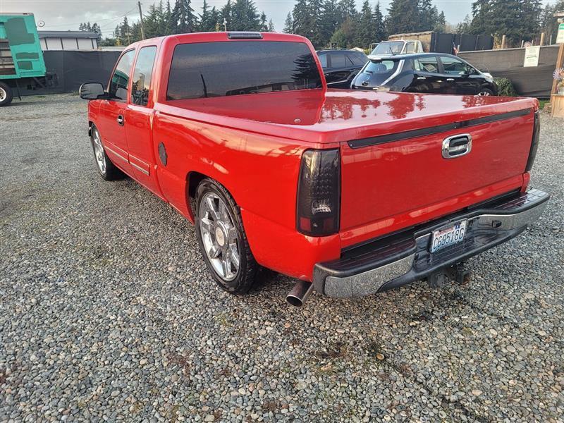 Chevrolet Silverado 1500 LS Ext. Cab Long Bed 2WD 2004