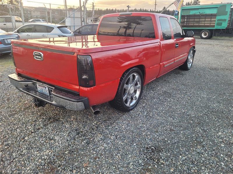 Chevrolet Silverado 1500 LS Ext. Cab Long Bed 2WD 2004