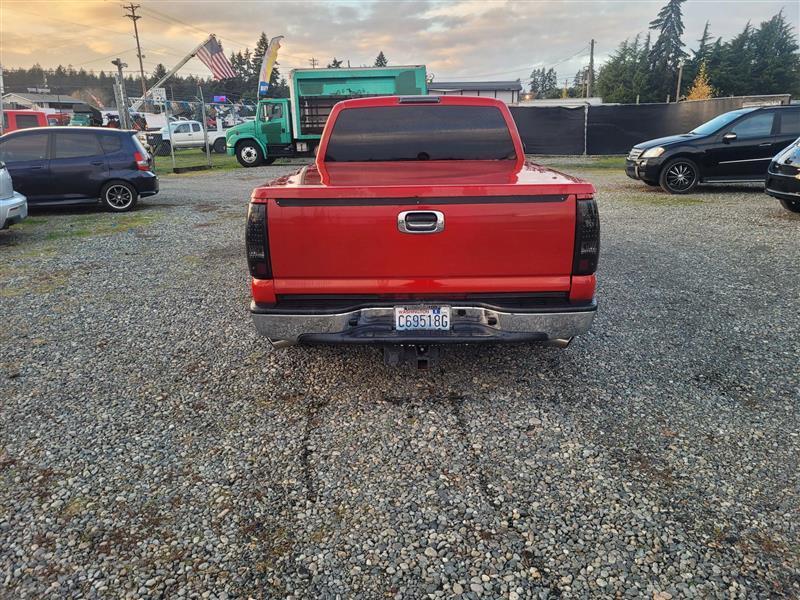 Chevrolet Silverado 1500 LS Ext. Cab Long Bed 2WD 2004