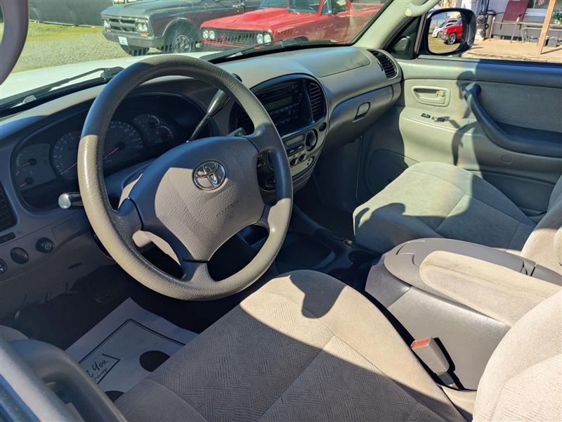 Toyota Sequoia SR5 2WD 2004