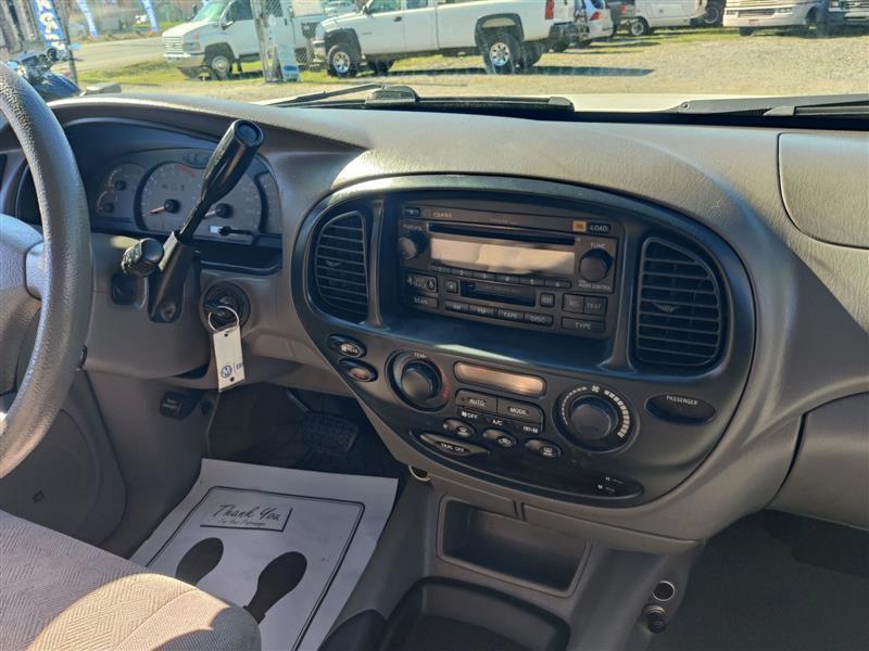 Toyota Sequoia SR5 2WD 2004