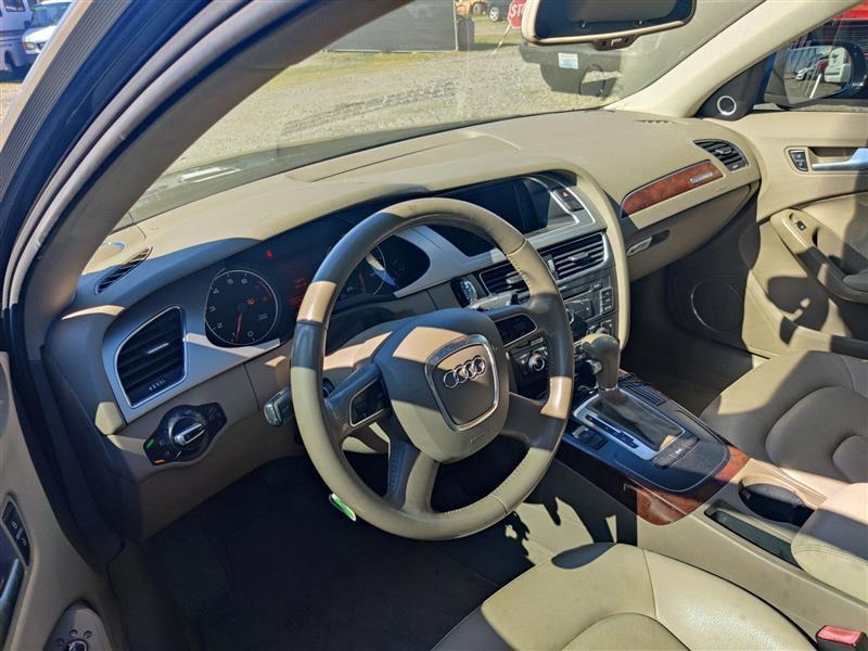 Audi A4 2.0T Sedan quattro Tiptronic 2012