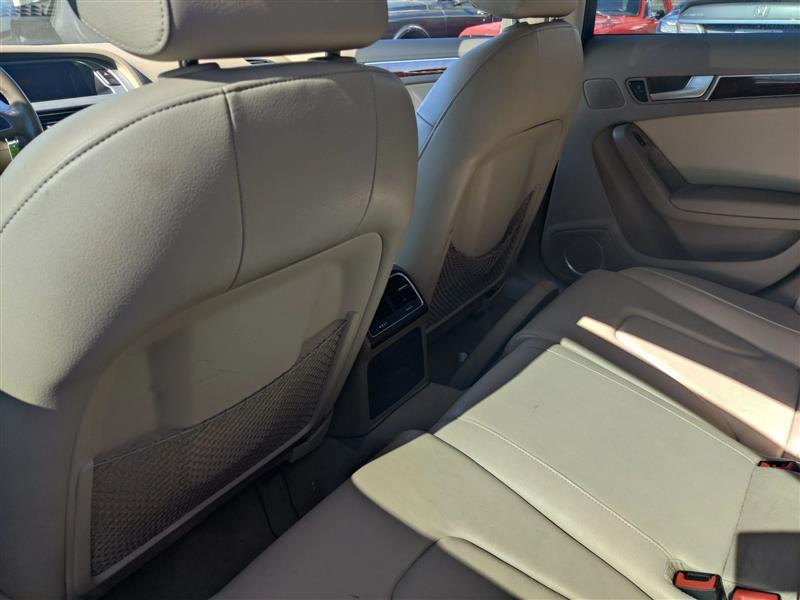 Audi A4 2.0T Sedan quattro Tiptronic 2012