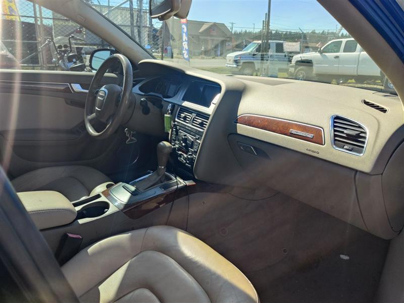 Audi A4 2.0T Sedan quattro Tiptronic 2012