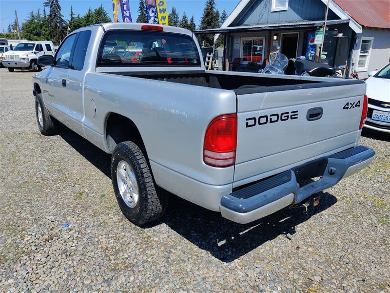Dodge Dakota Club Cab 4WD 2001