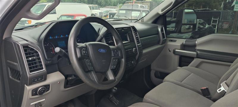 Ford F-550 Crew Cab DRW 4WD 2017