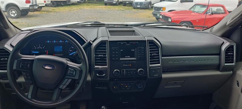 Ford F-550 Crew Cab DRW 4WD 2017